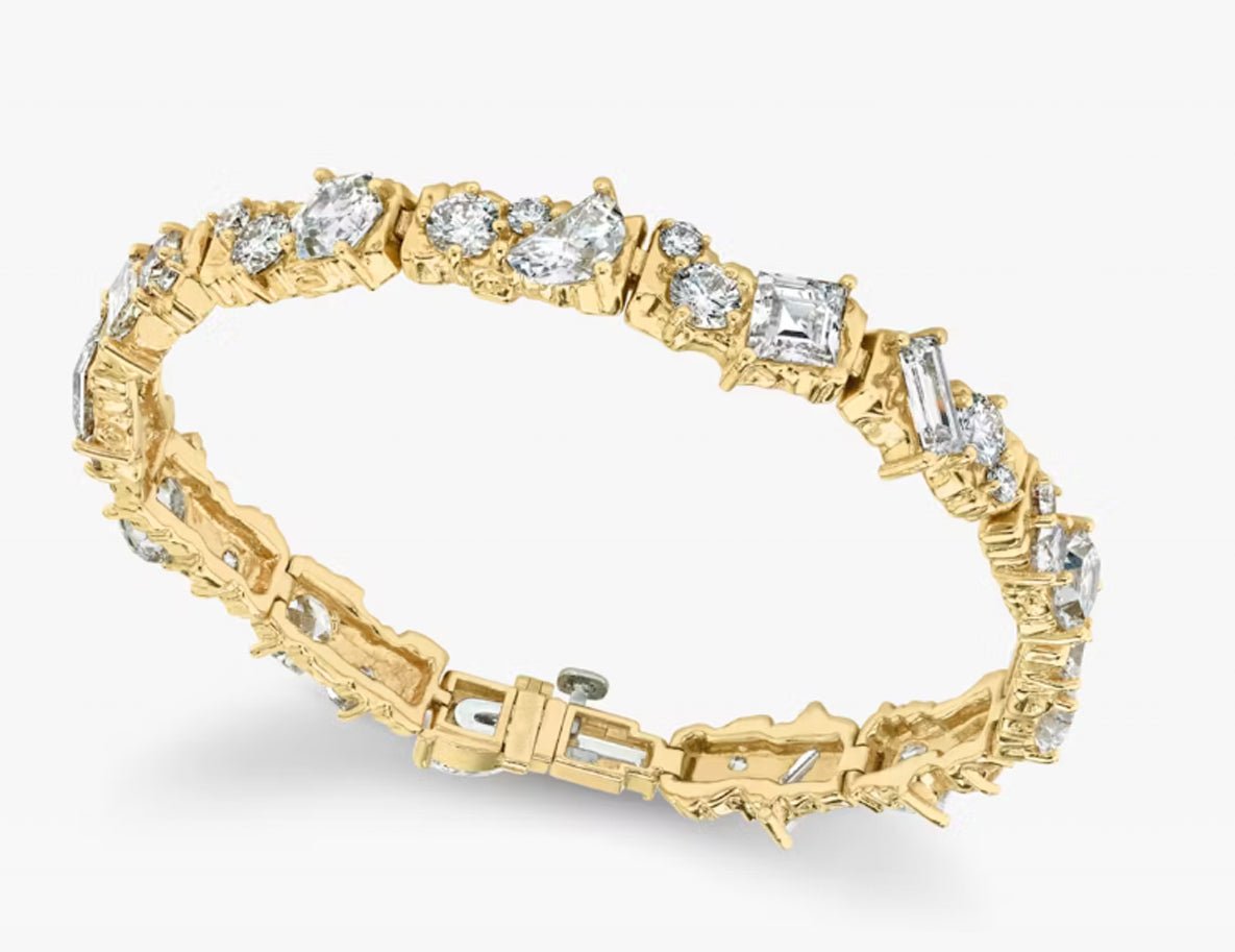 Crafting the most exquisite works of jewelry art—using the finest craftsmanship and the most perfect diamonds and gemstones for the  ladies.